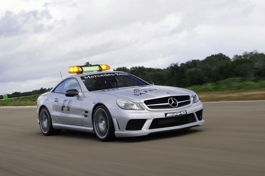  Mercedes-Benz SL63 AMG F1 Safety Car 2009 года  (фото 10 из 33)